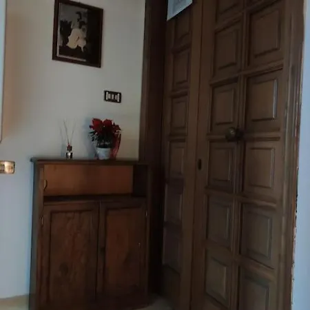 Charlie's Arezzo-appartamento-b&b Con Parcheggio Privato- Citta Del Natale 2023 - Centro Fiere E Congressi- Mercatini Natale Casa Di Babbo Natale E Villaggio Tirolese 2023 *