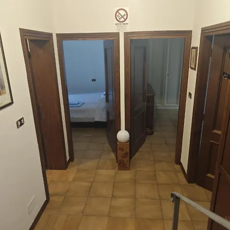 Charlie's Arezzo-appartamento-b&b Con Parcheggio Privato- Citta Del Natale 2023 - Centro Fiere E Congressi- Mercatini Natale Casa Di Babbo Natale E Villaggio Tirolese 2023 Appartamento *