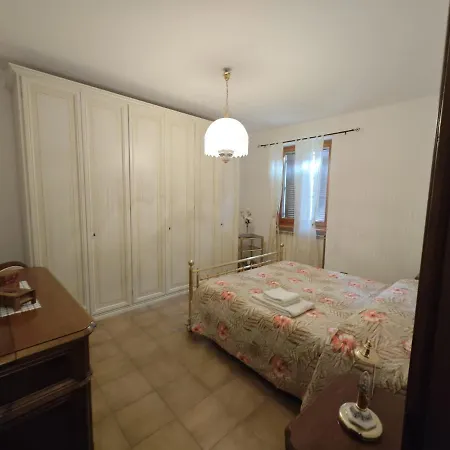 Charlie's Arezzo-appartamento-b&b Con Parcheggio Privato- Citta Del Natale 2023 - Centro Fiere E Congressi- Mercatini Natale Casa Di Babbo Natale E Villaggio Tirolese 2023 Appartamento *
