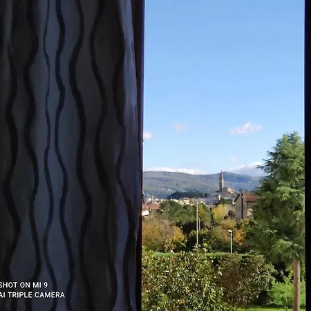 Charlie's Home: With Private Parking Arezzo